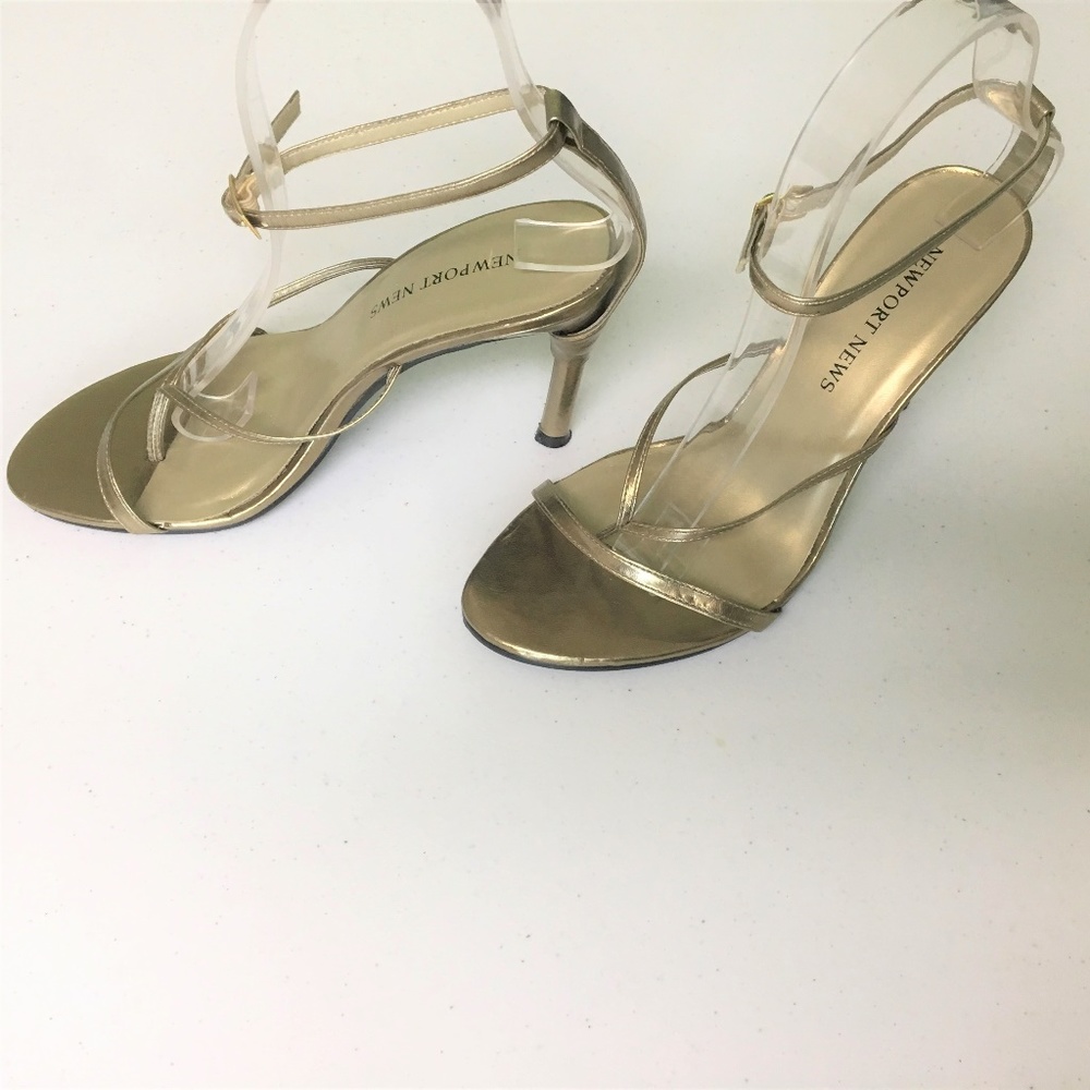 Gold metallic, leather-look heel sandal